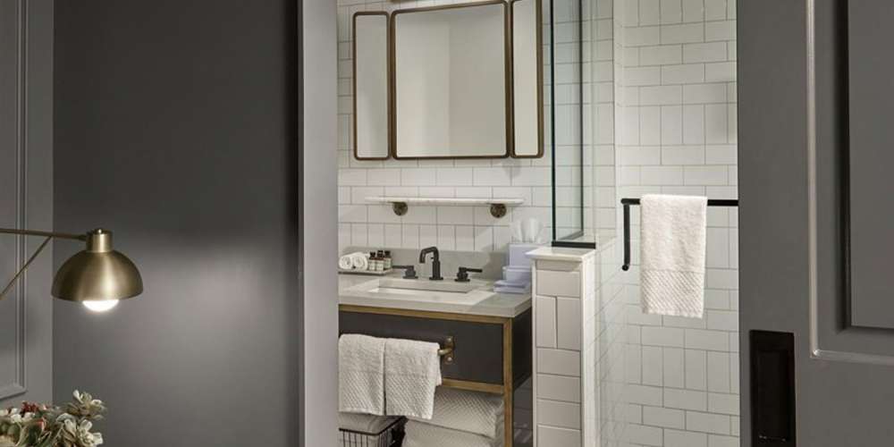 Hotel Phillips Kansas City, Curio Collection by Hilton