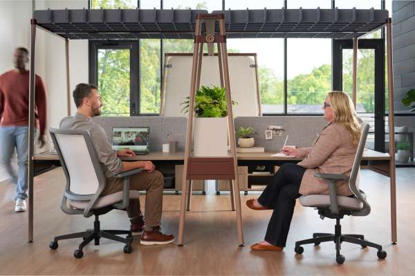 Kaleid workstation system with shared structure, integrated power, and collaborative layout