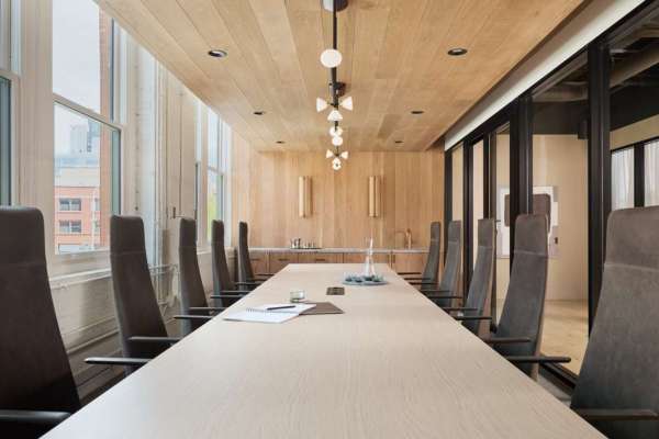 Chicago showroom meeting spaces