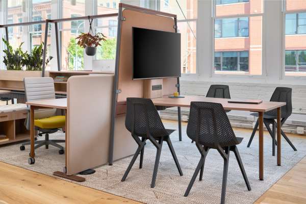 Kaleid workstation, Genus, and Noho Move Chair in OFS Chicago showroom