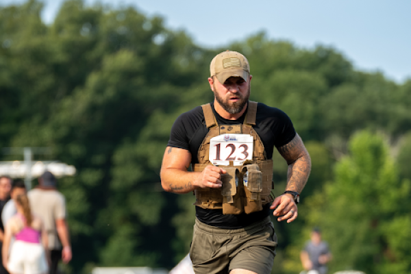 man-running-honor-and-remember-run