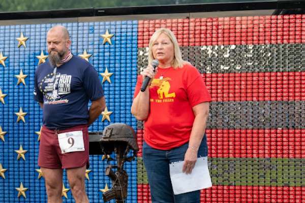 woman-speaking-at-honor-and-remember-run