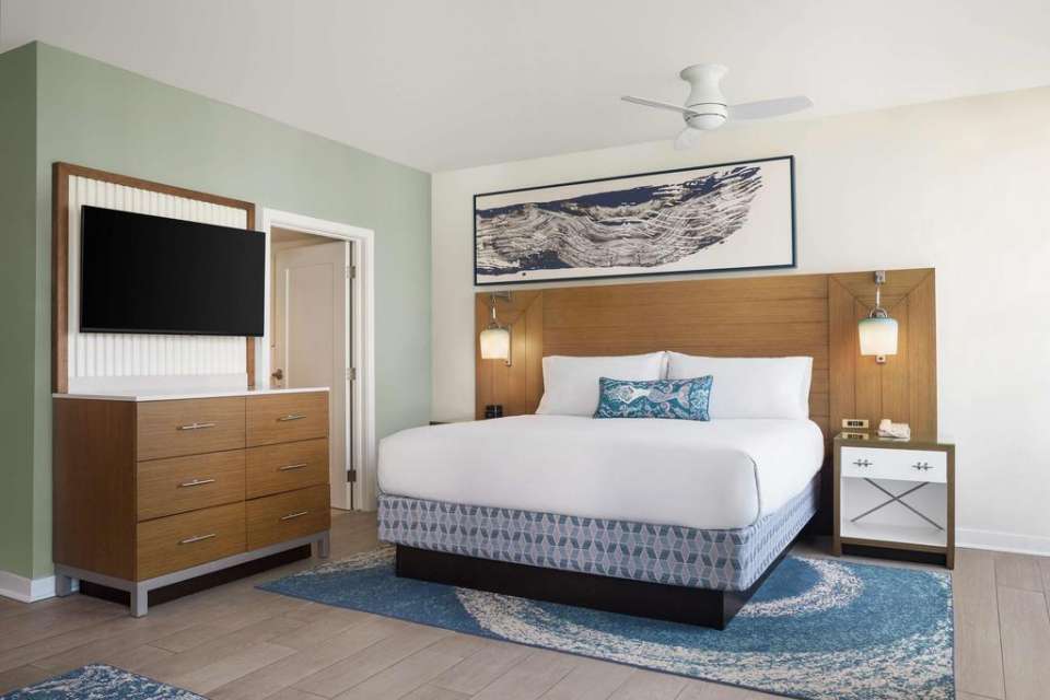 The Reach Key West, Curio Hotel by Hilton