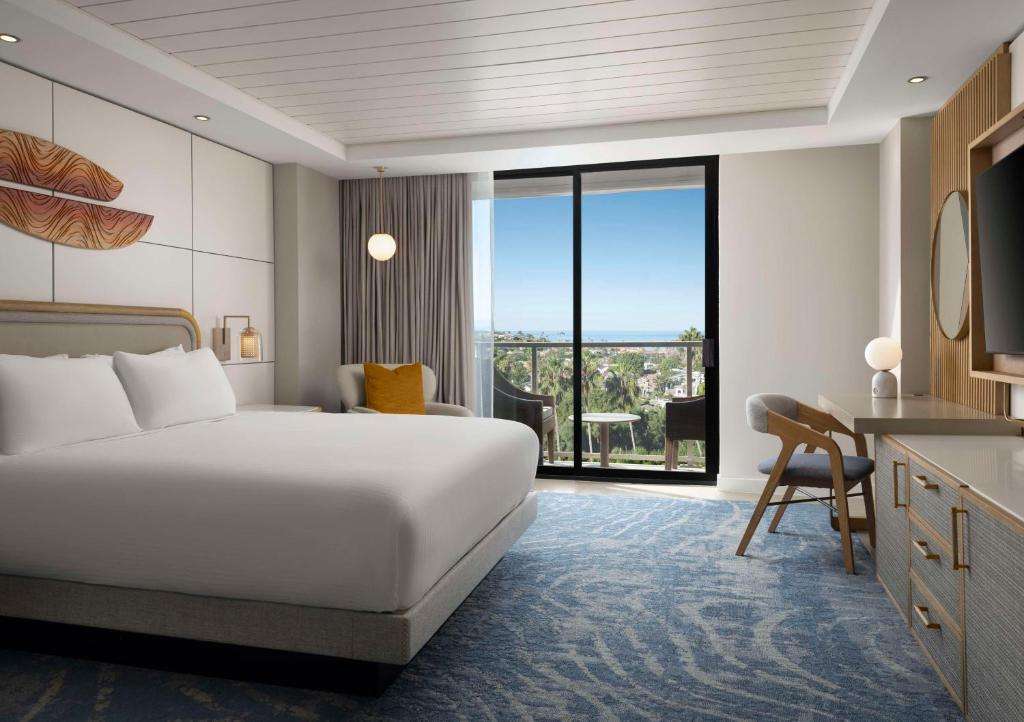 Hotel La Jolla, Curio Collection by Hilton