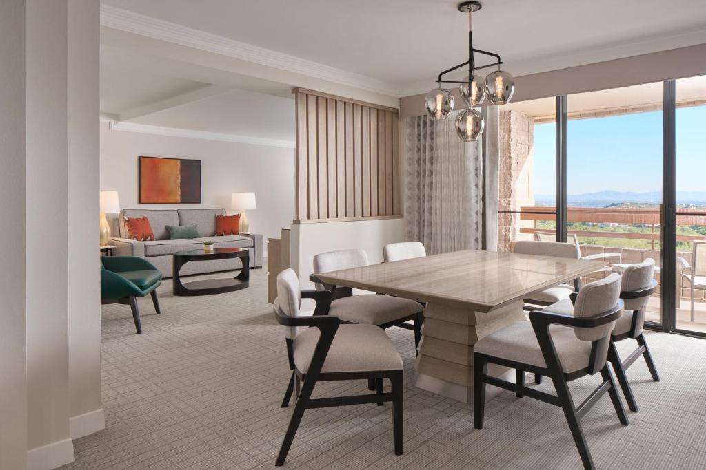 Loews Ventana Canyon Resort