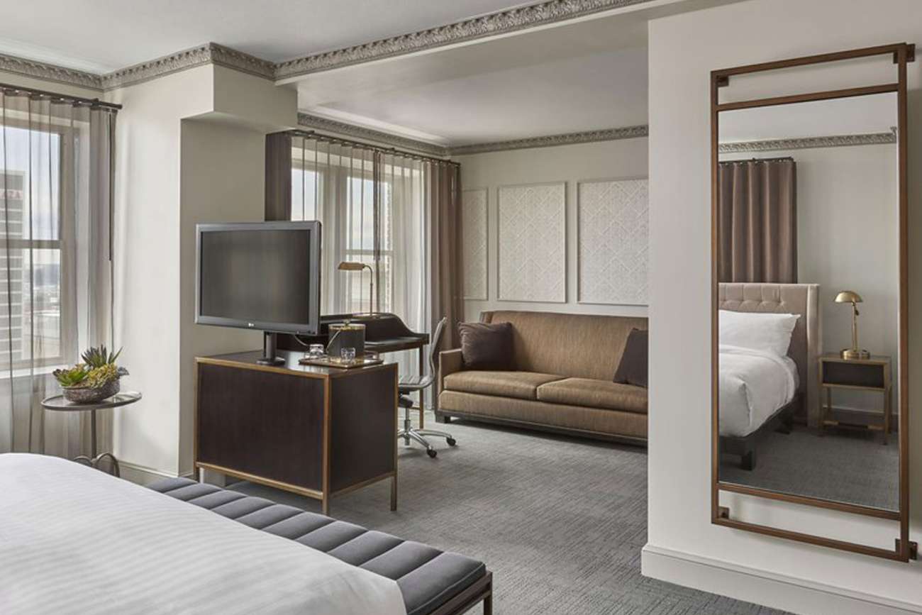 Hotel Phillips Kansas City, Curio Collection by Hilton