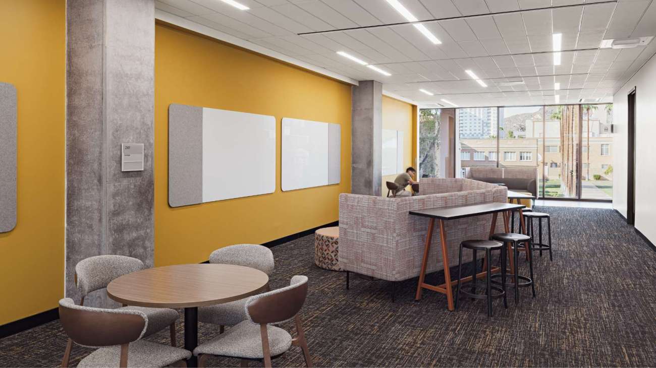 Collaboration room with mixed seating in a university