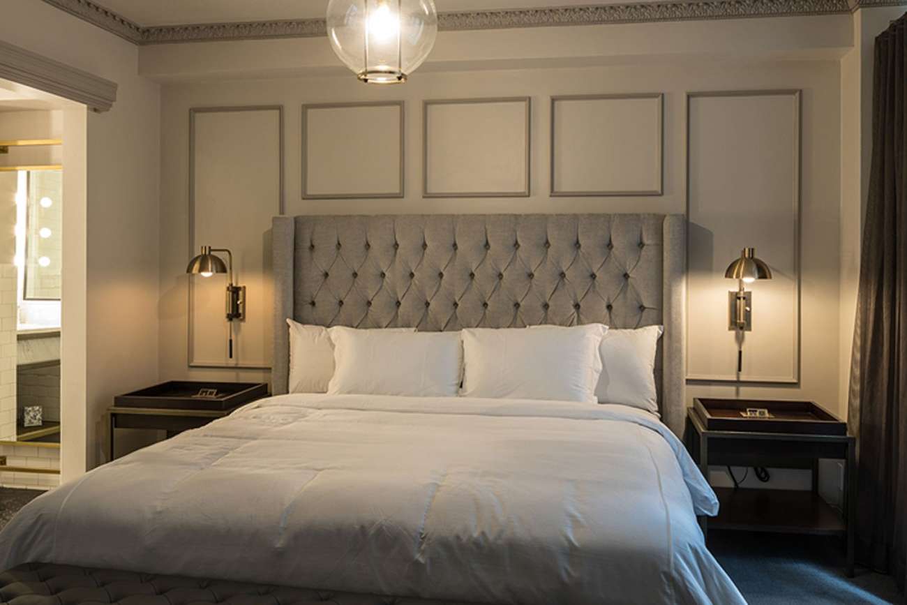 Hotel Phillips Kansas City, Curio Collection by Hilton
