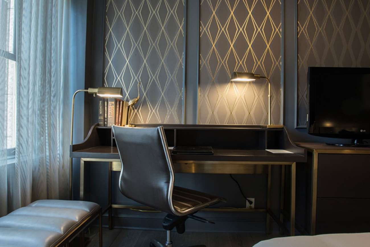 Hotel Phillips Kansas City, Curio Collection by Hilton