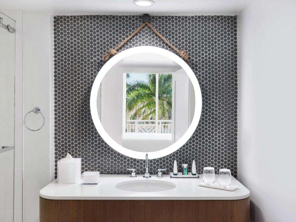 The Reach Key West, Curio Hotel by Hilton