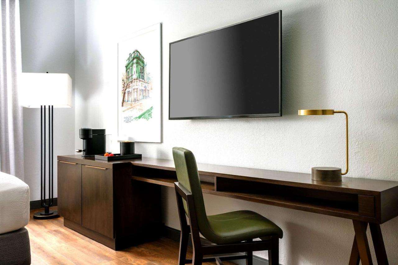 The Bluff Hotel, Tapestry Collection by Hilton