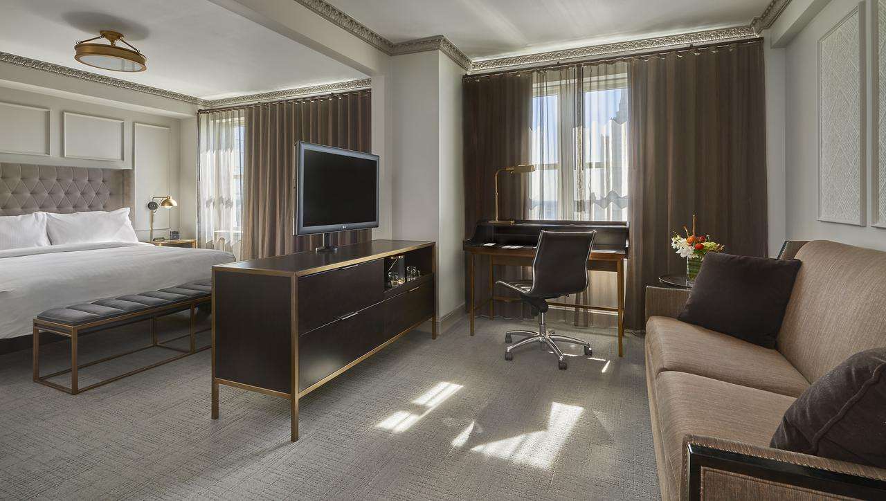 Hotel Phillips Kansas City, Curio Collection by Hilton