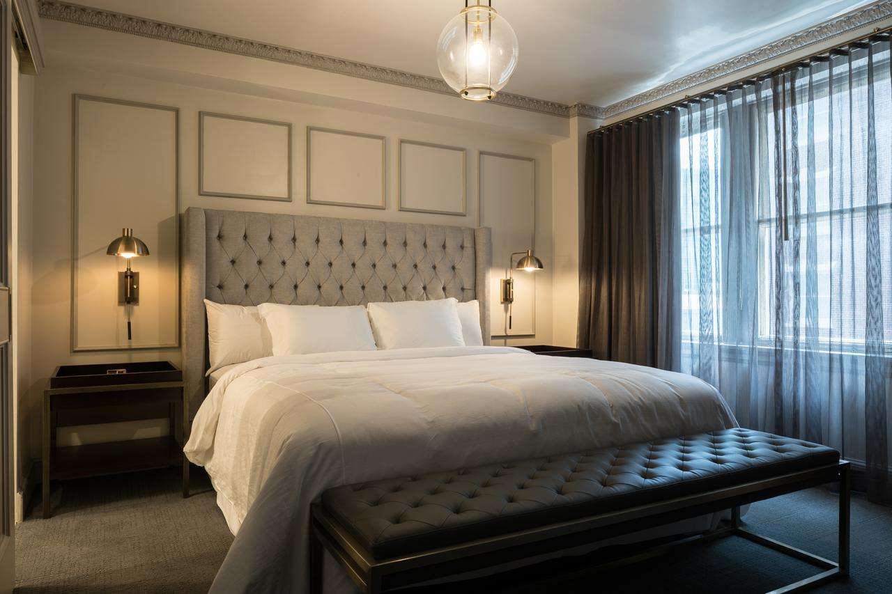 Hotel Phillips Kansas City, Curio Collection by Hilton