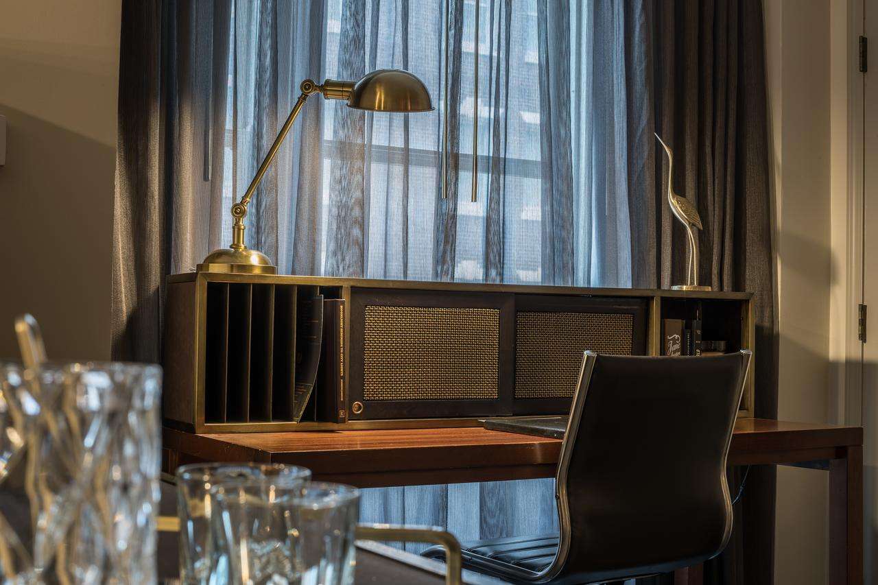 Hotel Phillips Kansas City, Curio Collection by Hilton